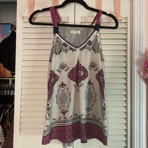 Patterned tank